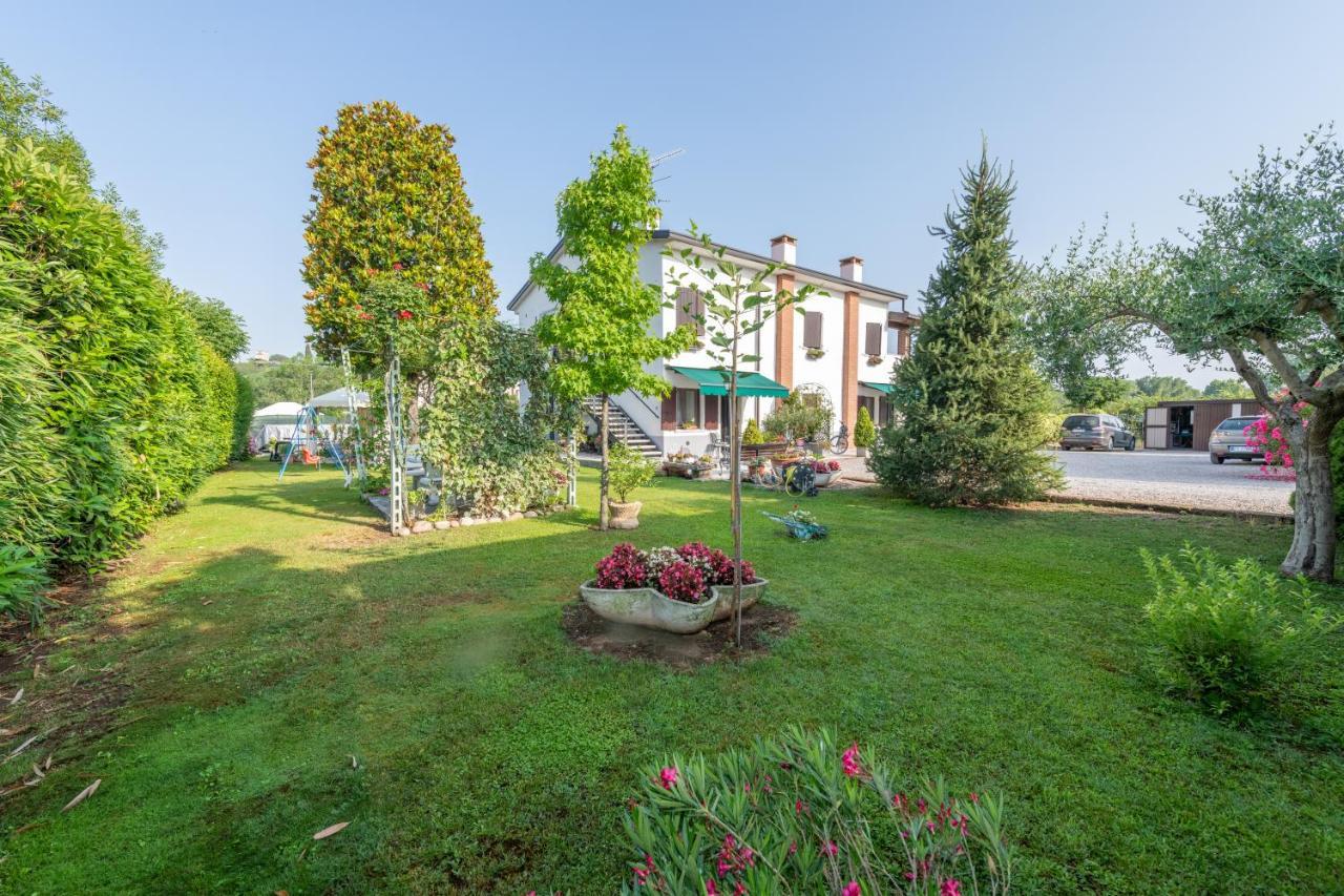 Casacobelli Villa Monzambano Bagian luar foto