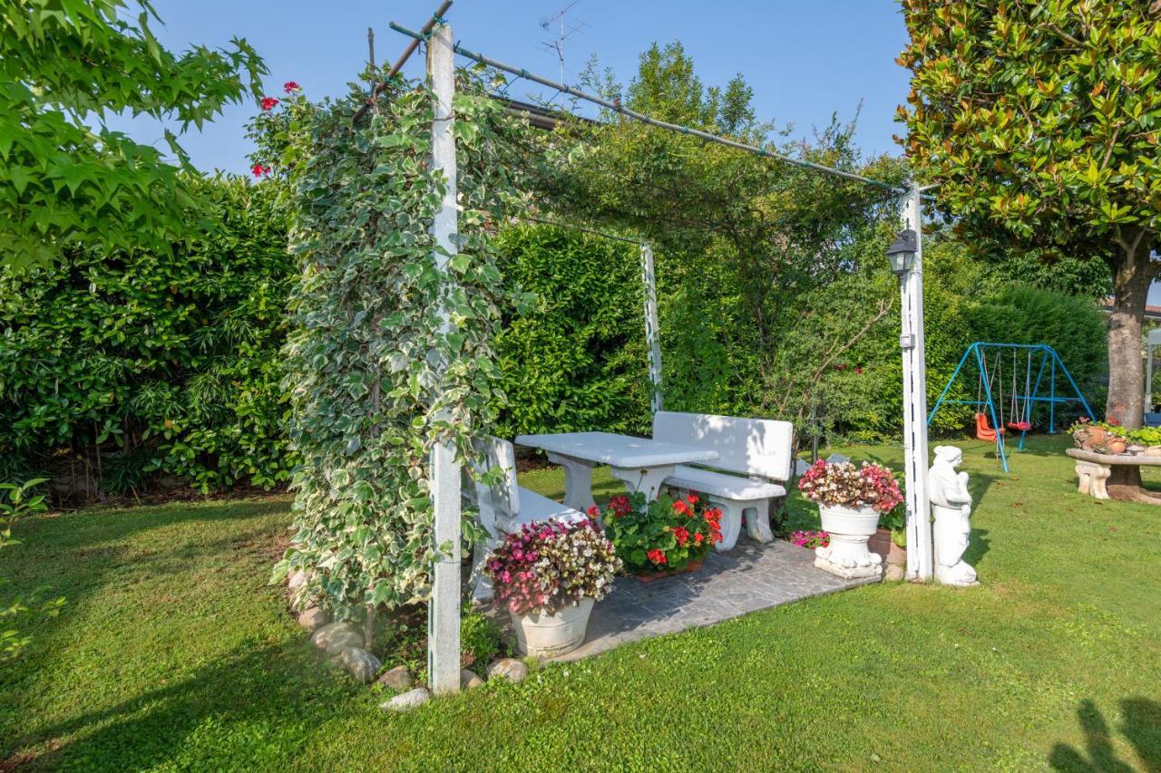 Casacobelli Villa Monzambano Bagian luar foto