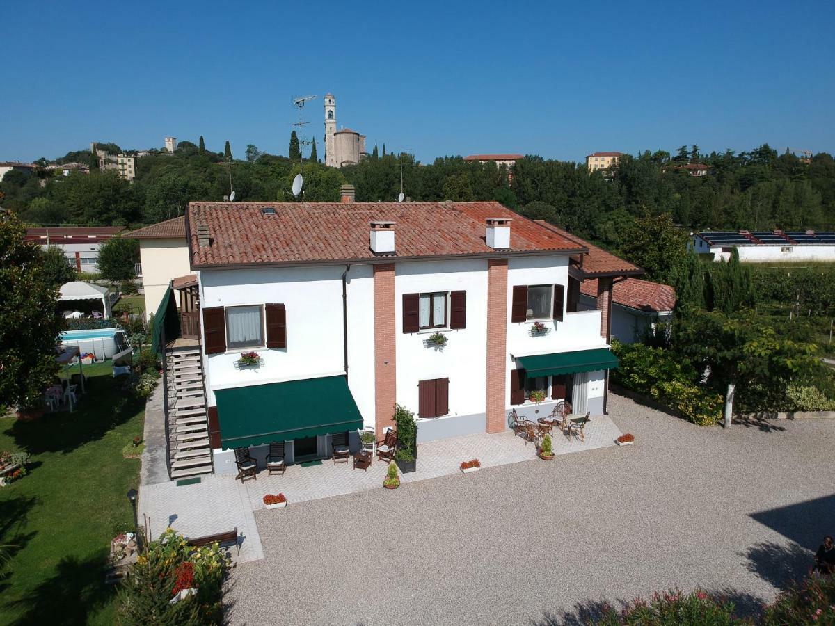 Casacobelli Villa Monzambano Bagian luar foto